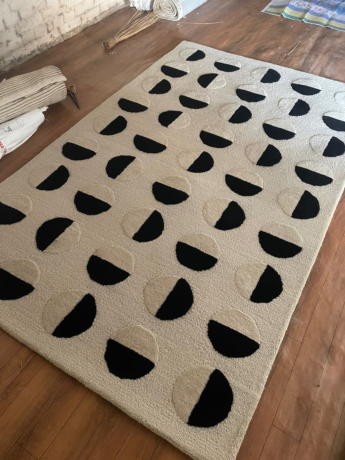 Soft-Touch Modern Hand-Tufted Rug for Stylish Your Areas