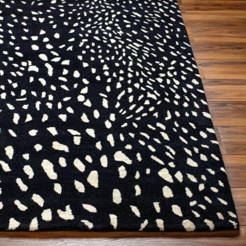 Black and White Hand-Tufted Modern Design Rug For Stylish Home