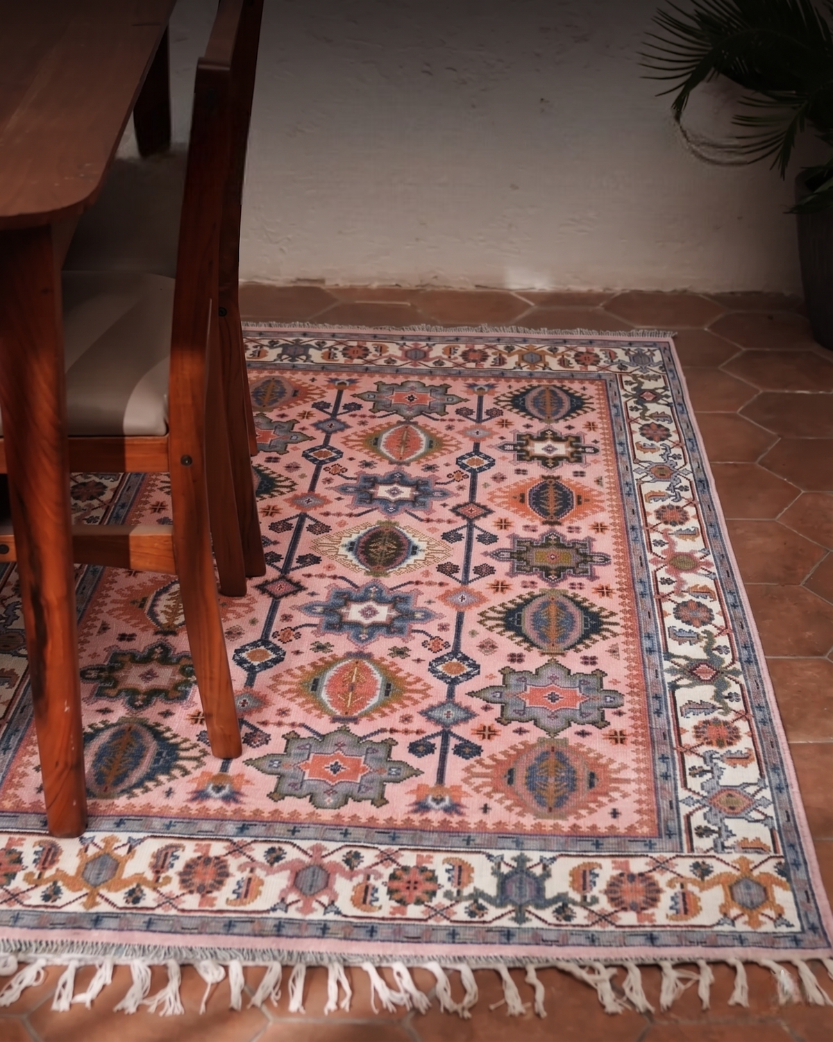 The DARIAN Hand Knotted Oushak Rug