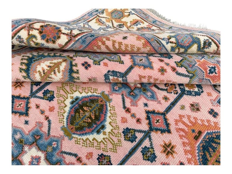 The DARIAN Hand Knotted Oushak Rug