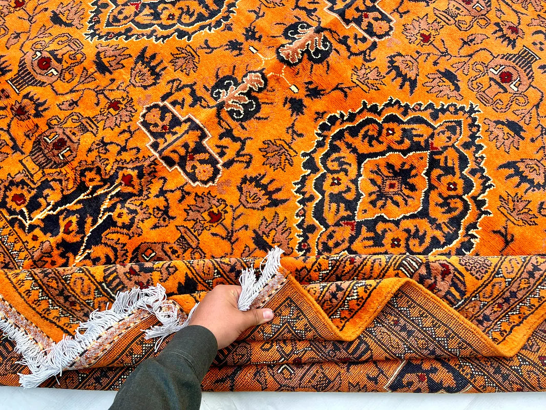 The Crimson Spray Traditional Medallion Wool Rug