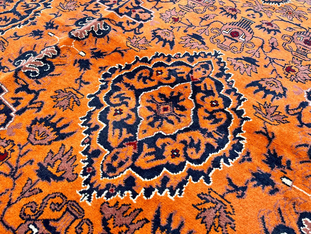 The Crimson Spray Traditional Medallion Wool Rug