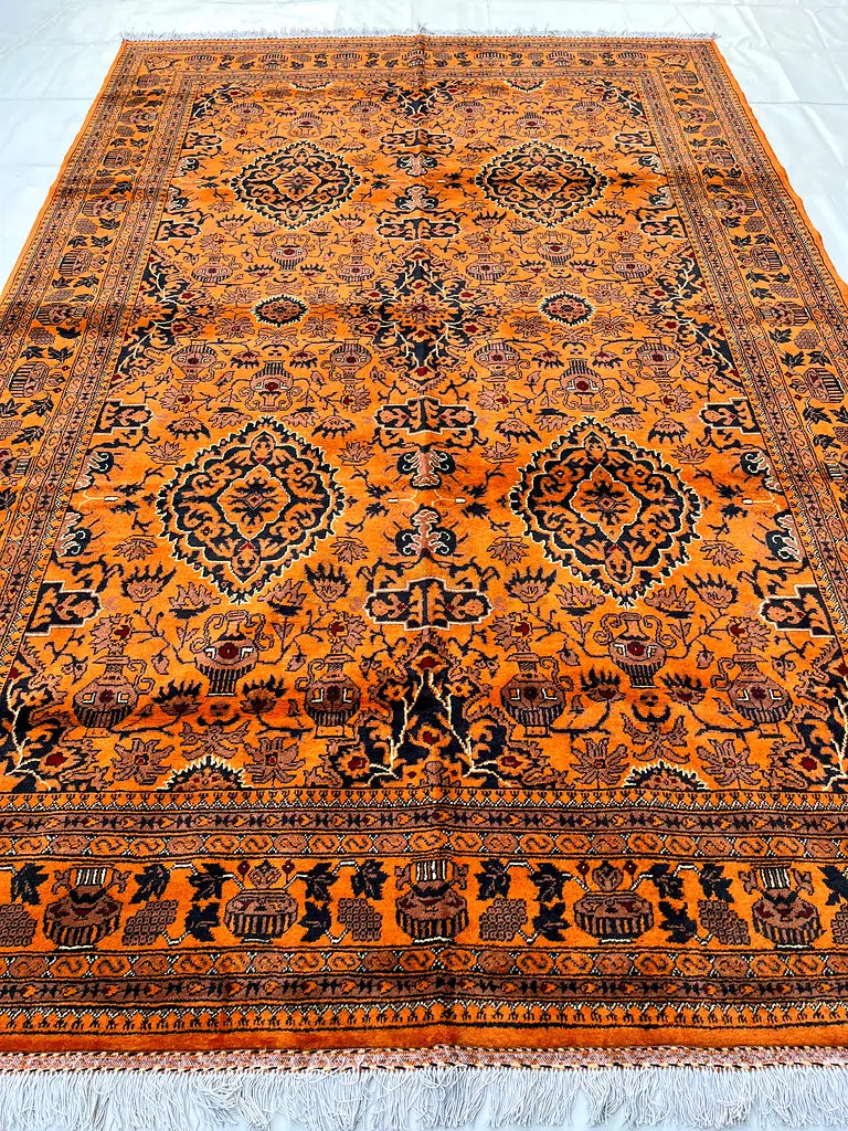 The Crimson Spray Traditional Medallion Wool Rug