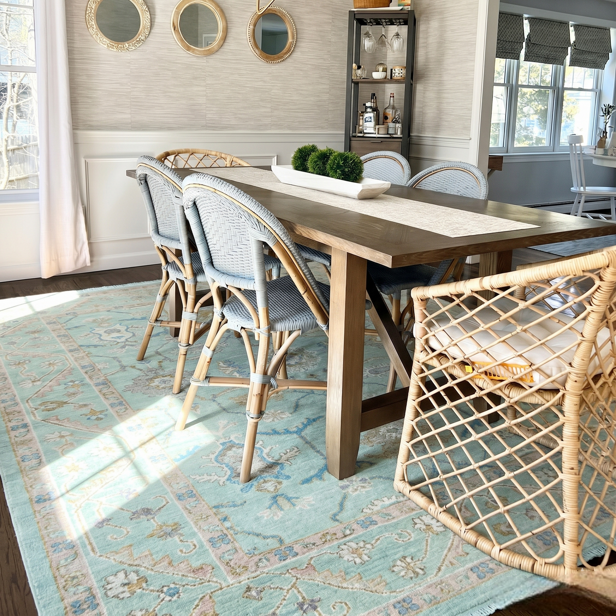 The AQUAOINS Hand Knotted Oushak Wool Area Rug