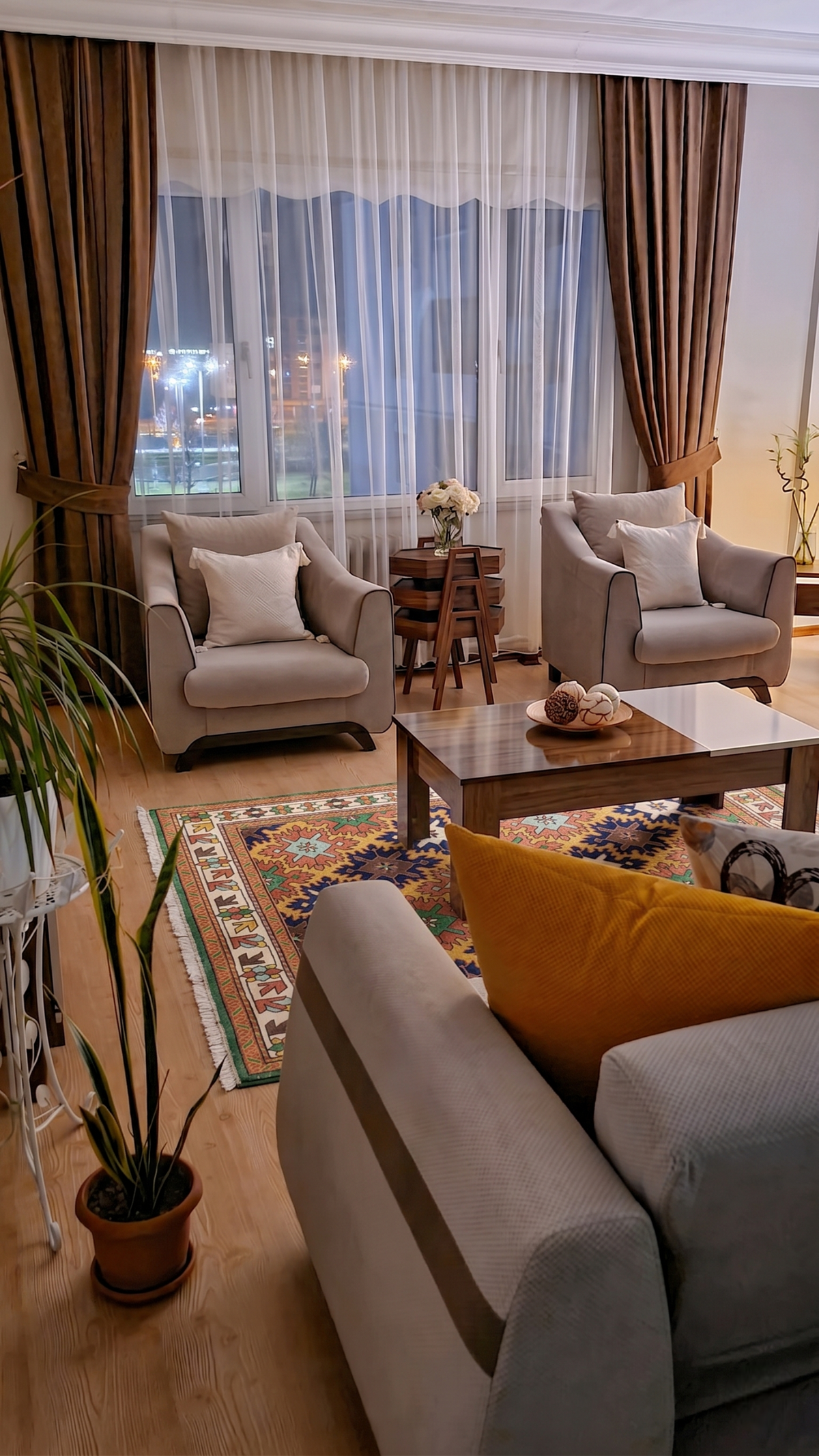 The ARAMORE HandKnotted Oushak  Wool Area Rug