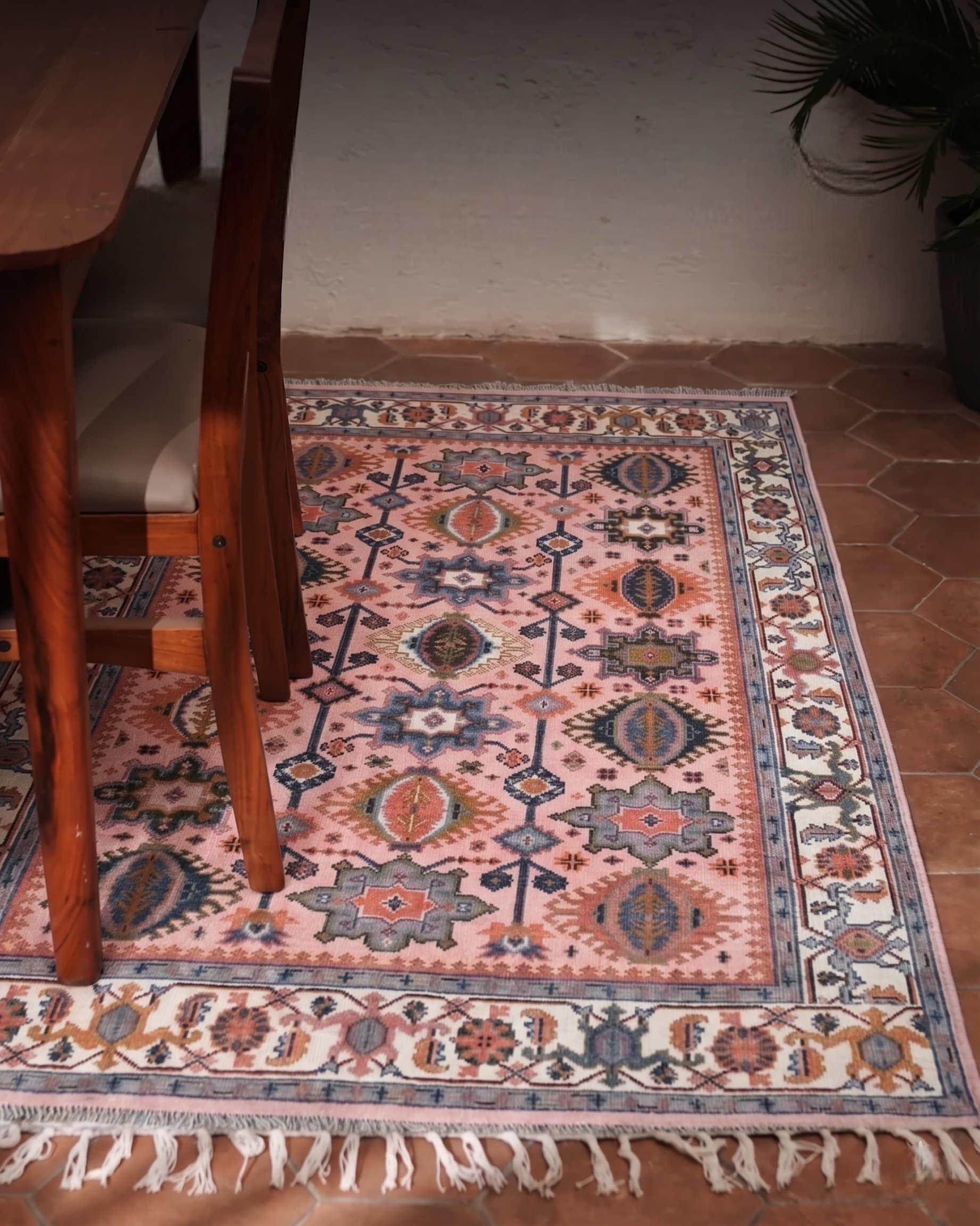 The DARIAN Hand Knotted Oushak Rug