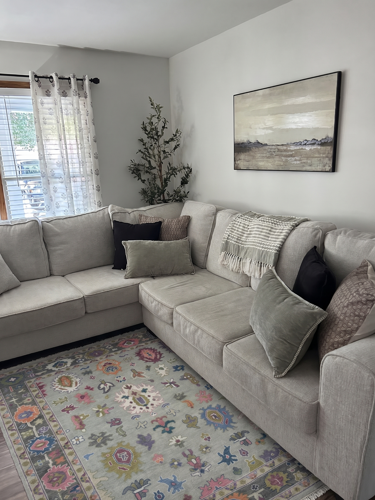 AGNES Hand Knotted Rug