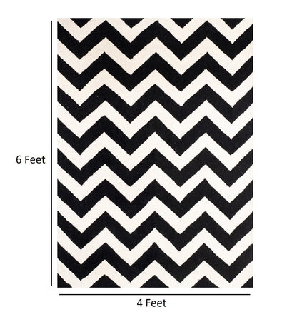 Blank and white Geometrical Design Hand-Tufted Area Rug