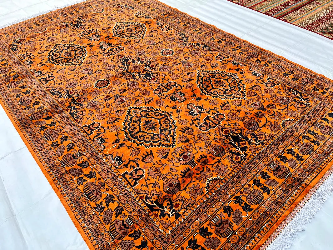 The Crimson Spray Traditional Medallion Wool Rug