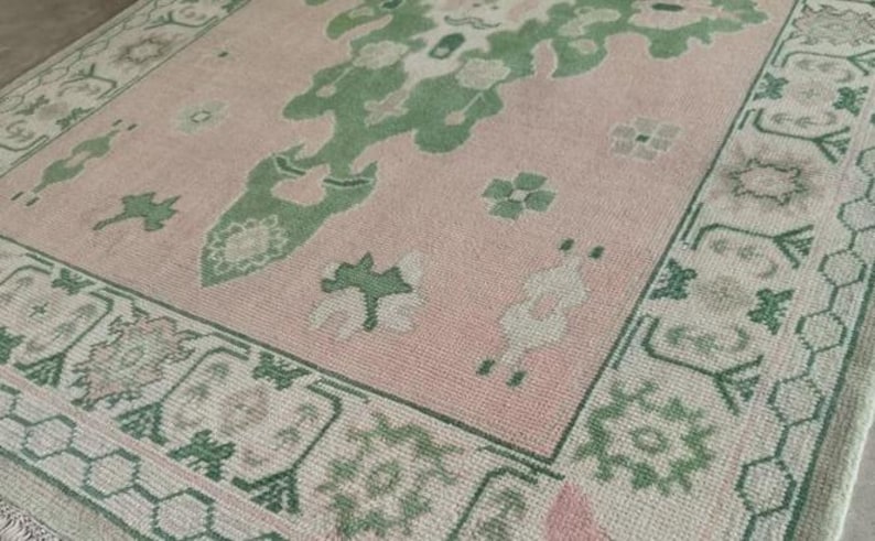 ALVERON Oushak Wool Area Rug - Muted Pink & Brown Vintage Rug