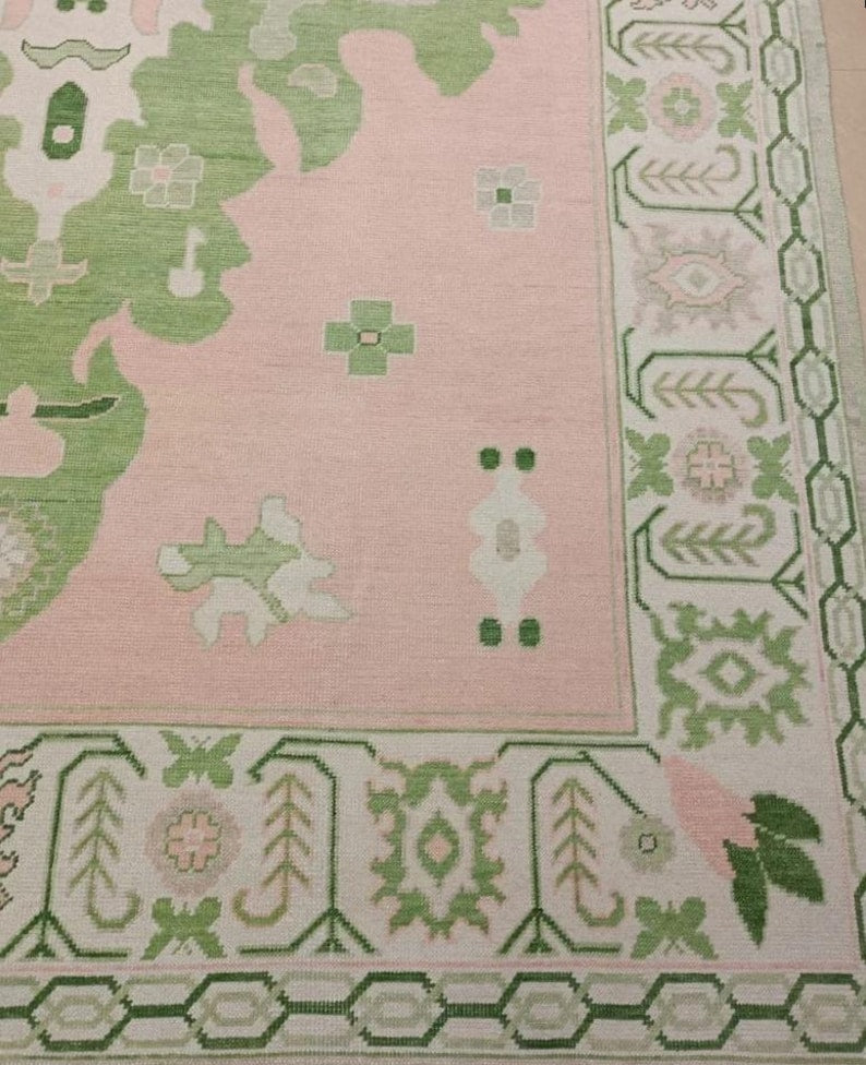 ALVERON Oushak Wool Area Rug - Muted Pink & Brown Vintage Rug