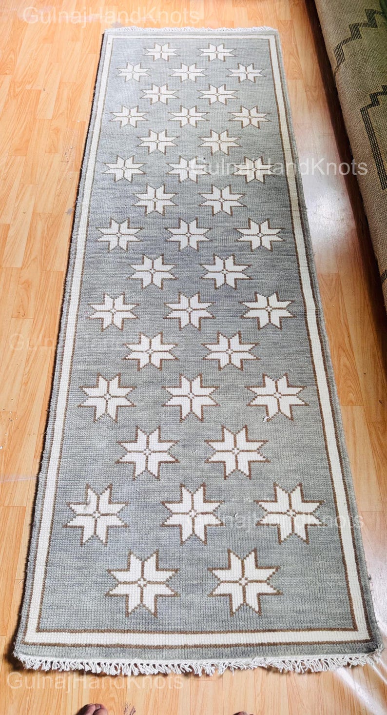Hand-Knotted Oushak Wool Rug: Gray, Ivory, and Pastel Turkish Carpet
