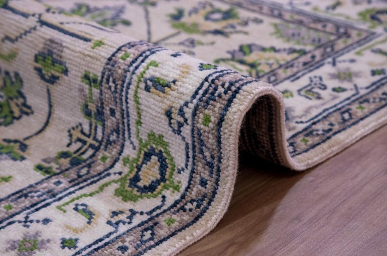 Hand Knotted Ivory Oushak Wool Rug - Floral Medallion