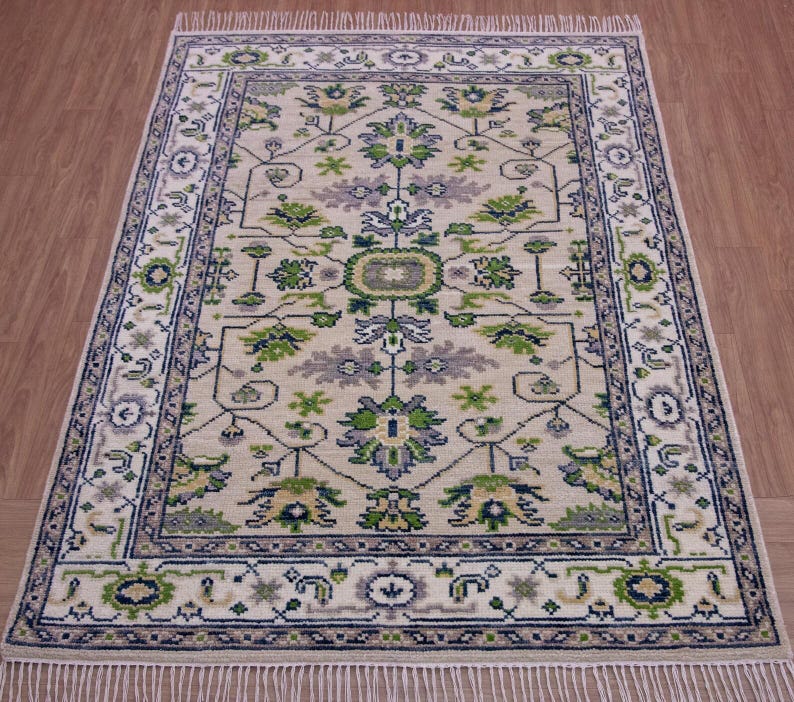 Hand Knotted Ivory Oushak Wool Rug - Floral Medallion