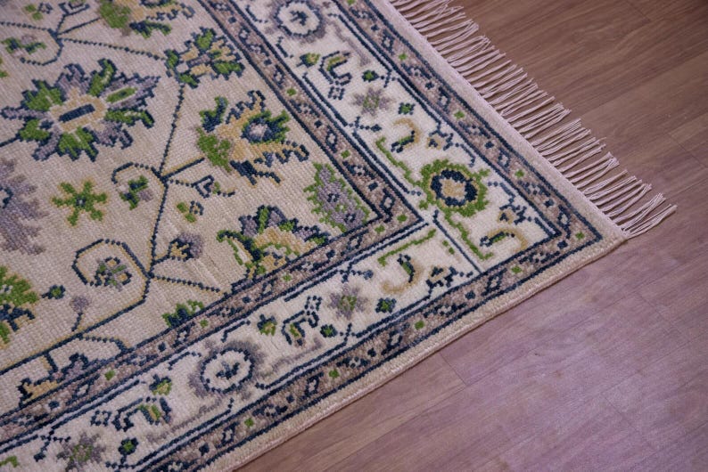 Hand Knotted Ivory Oushak Wool Rug - Floral Medallion