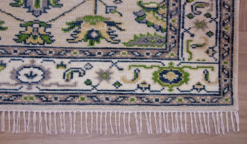Hand Knotted Ivory Oushak Wool Rug - Floral Medallion