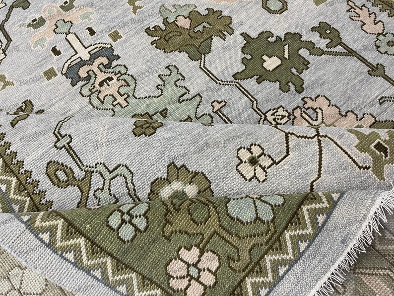 Hand Knotted Oushak Rug - Vintage Transitional Style (Blue Green Pink)