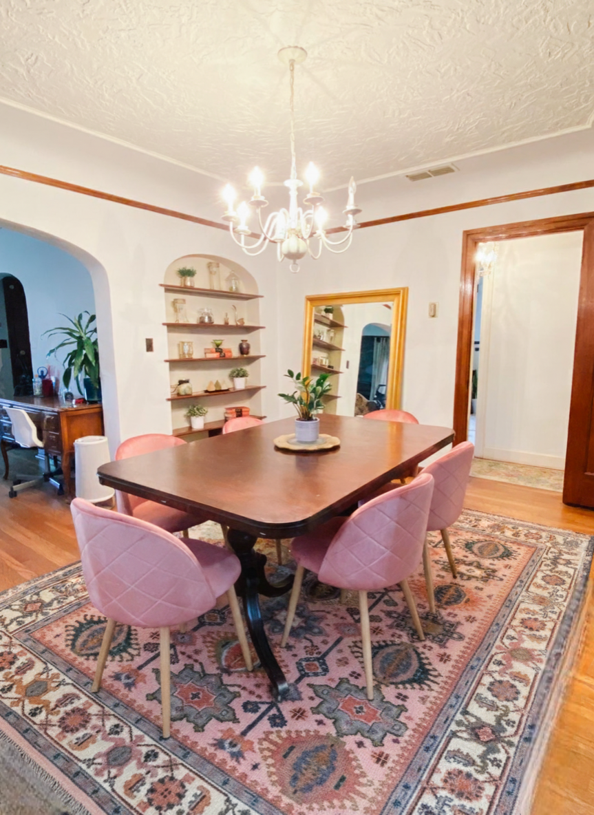 The DARIAN Hand Knotted Oushak Rug