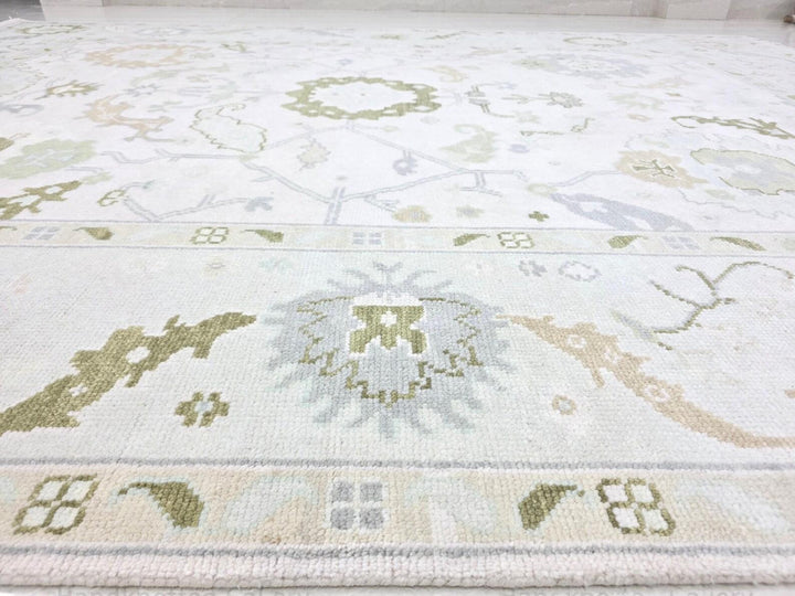 ÉCLIPSE Oushak Style Hand Knotted Rug