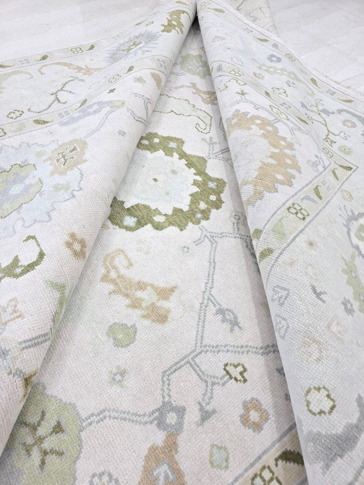ÉCLIPSE Oushak Style Hand Knotted Rug