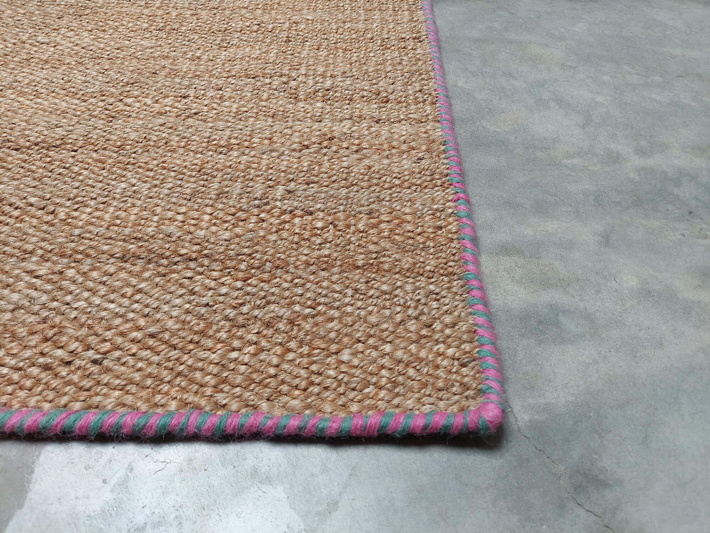 JP0023 BENGAL CARNIVAL – NATURAL JUTE WITH GREEN & PINK RUGS