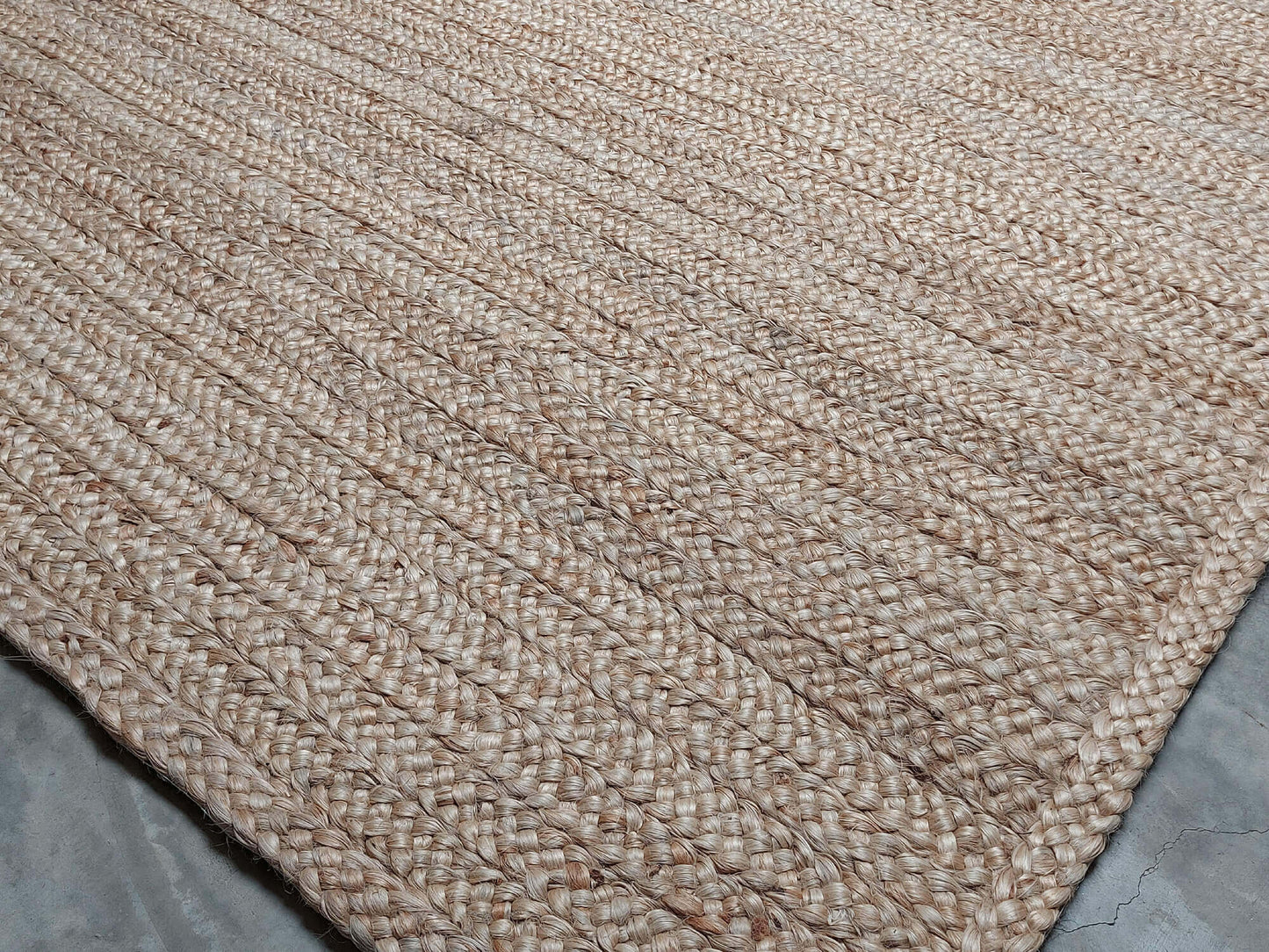 JP0031 CHUNKY PLATTED JUTE – NATURAL RUGS