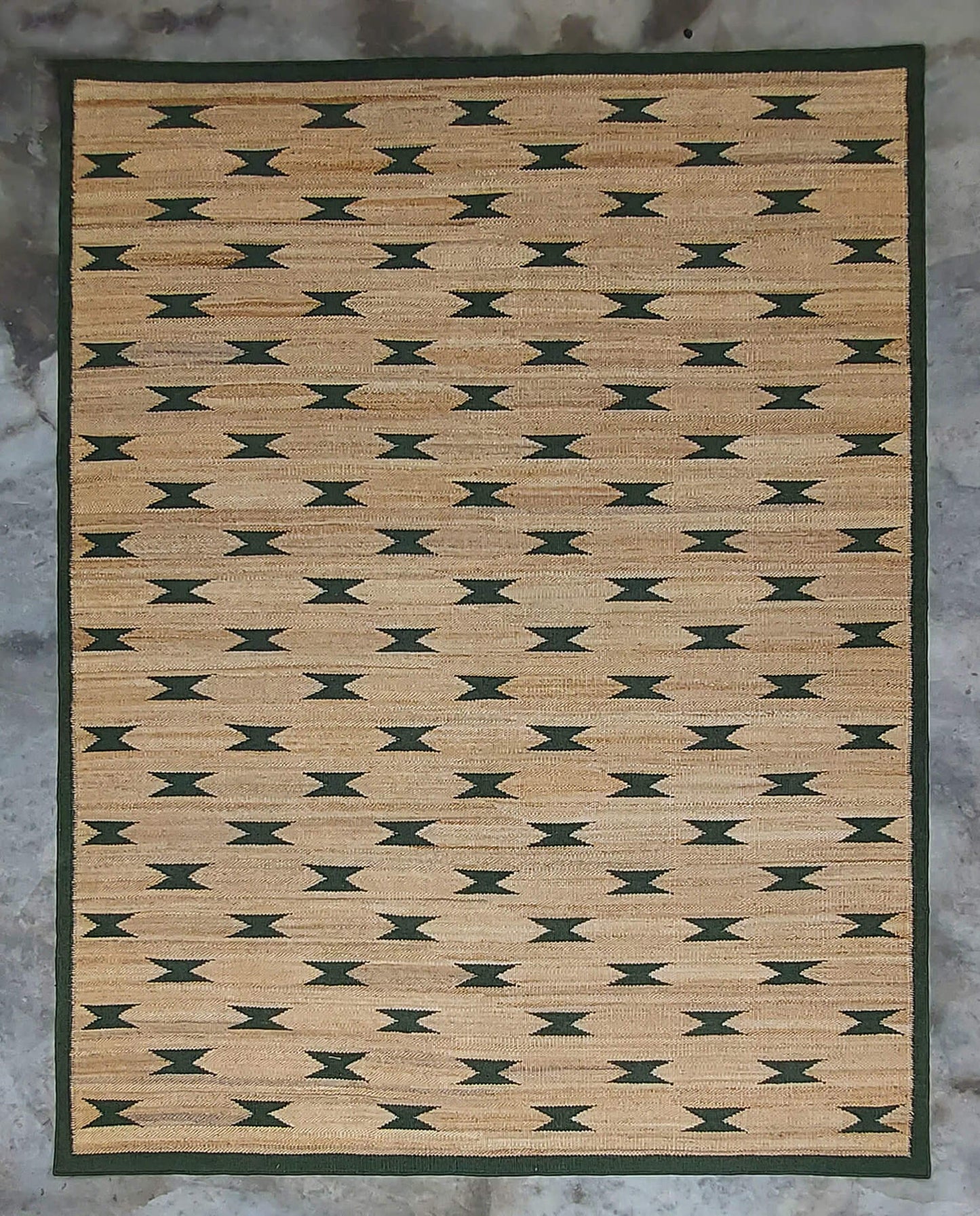 JP001 NATURAL JUTE & HUNTER GREEN RUGS