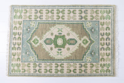 L-003 IVY LEAGUE Hand Knotted Rug