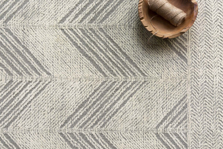 Hand Tufted Grey / Ivory Area Rug