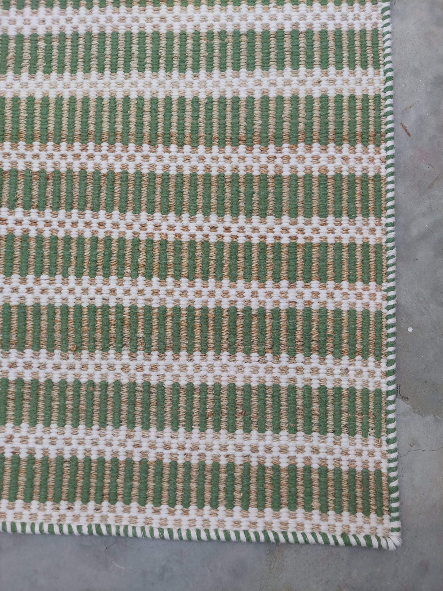 JP007 LINES – NATURAL JUTE & GRASS GREEN RUGS