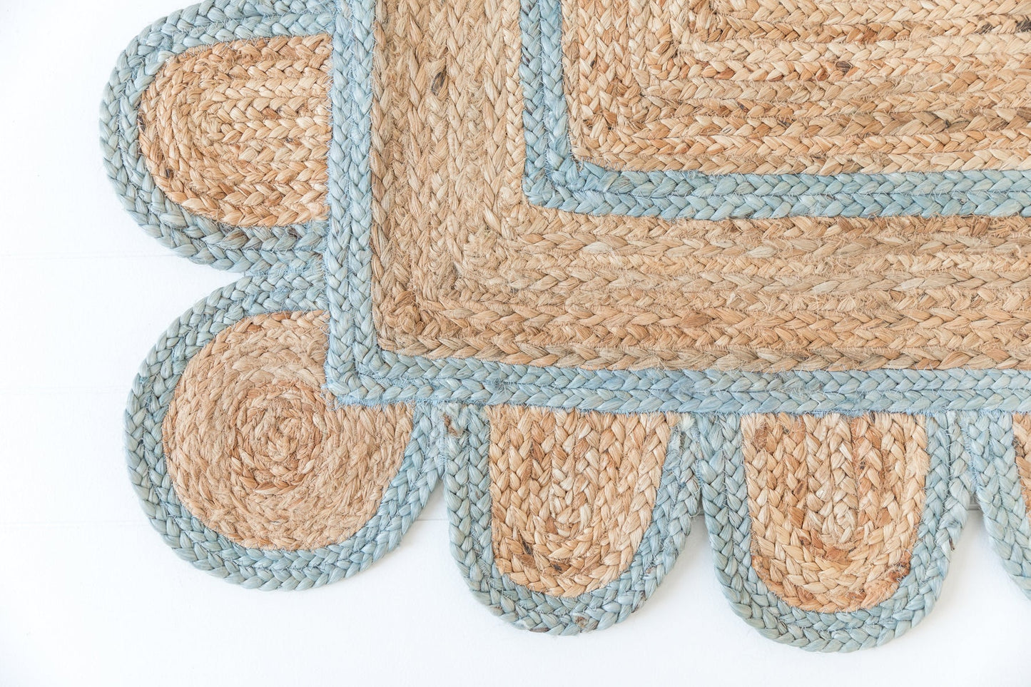 L-018 SEA BLUE SCALLOPED JUTE Handwoven