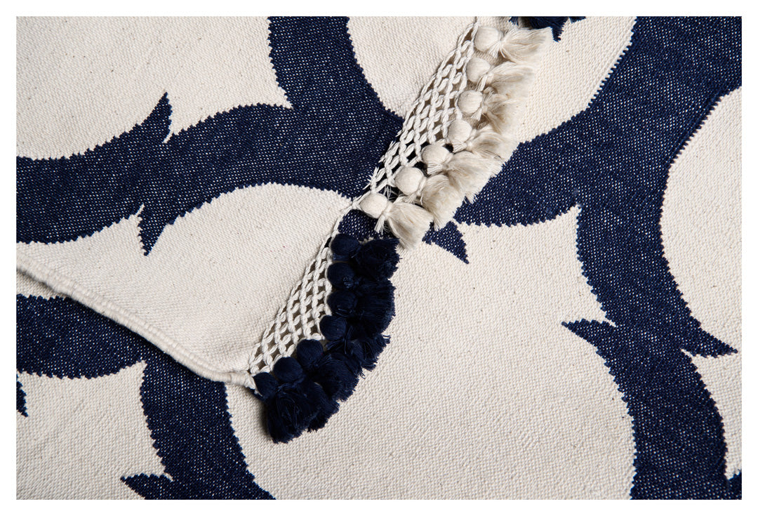 JP0060 LATTICE – WHITE & ROYAL NAVY WITH HAWAL TASSELS RUGS