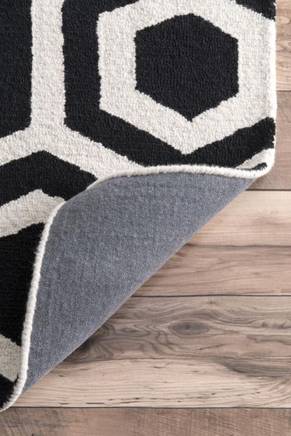 Black Honeycomb Trellis Area Rug