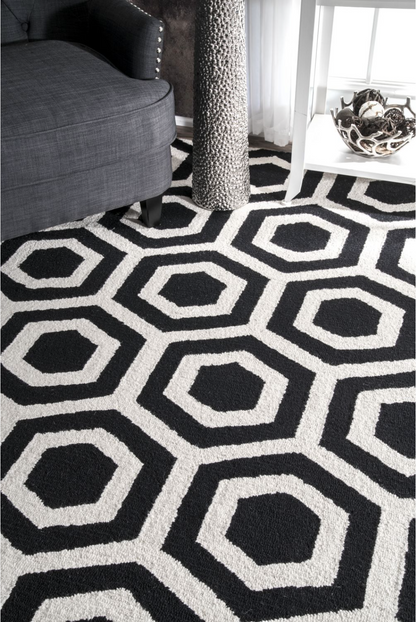 Black Honeycomb Trellis Area Rug