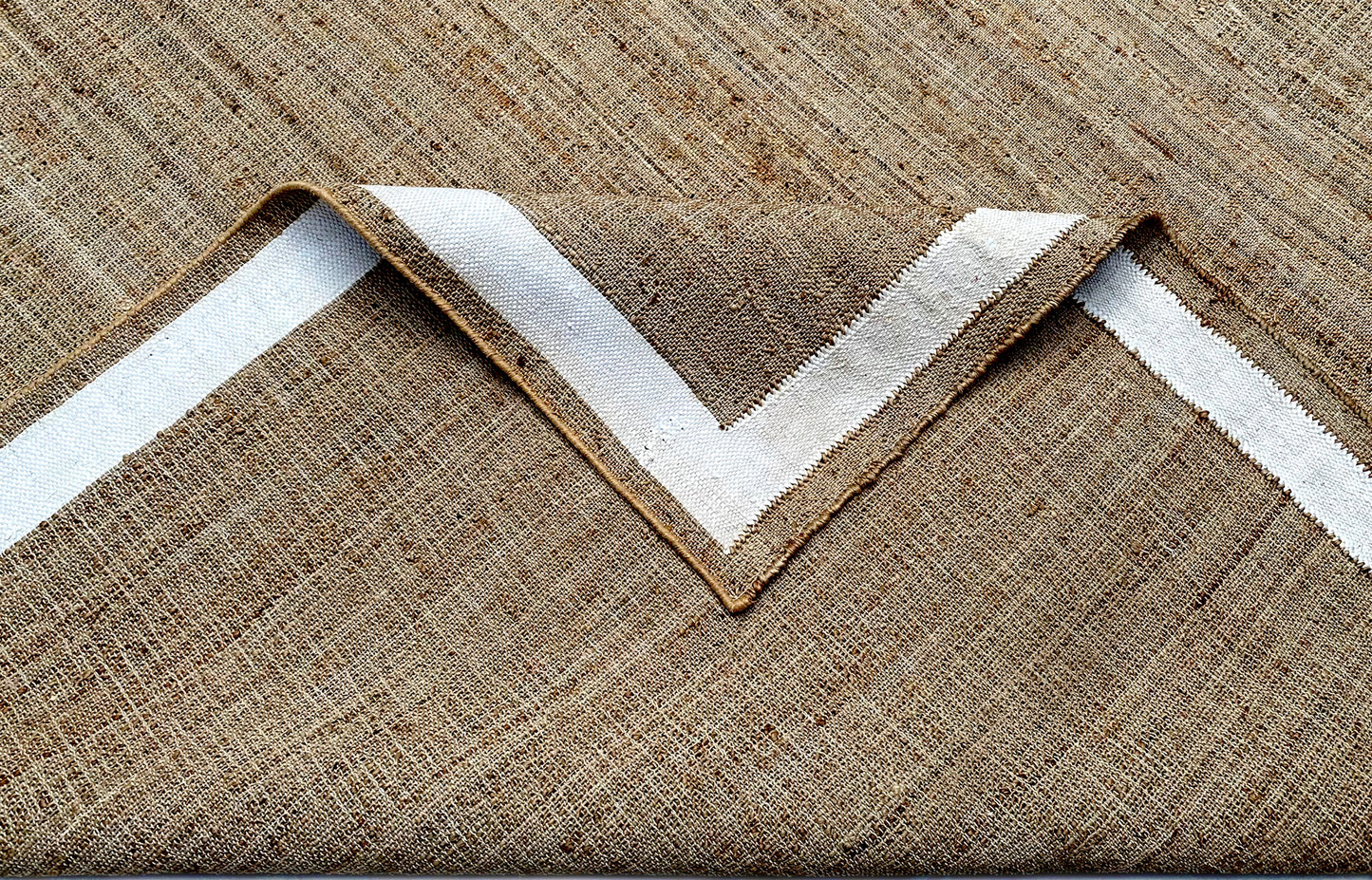 JP0019 THE JALI – NATURAL JUTE & WINTER WHITE RUGS